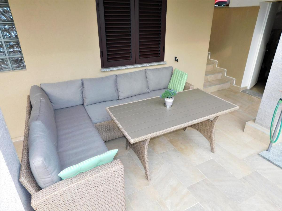 Apartman "Sabine Red" With Heated Pool 오미살즈 외부 사진